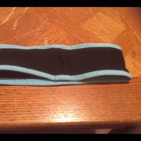 NWT Inmotion Reflective ponytail holder - Picture 2 of 5